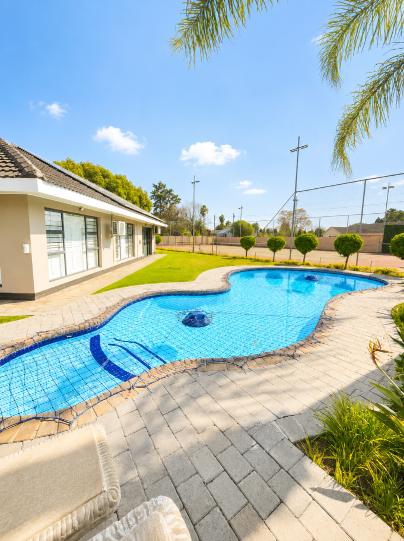 5 Bedroom Property for Sale in Flamwood North West